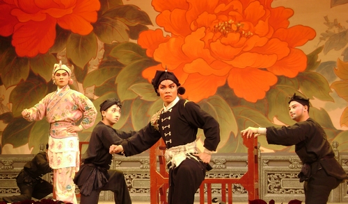 廣州陳覺、吳少冠表演的折子戲《武松大鬧獅子樓》。