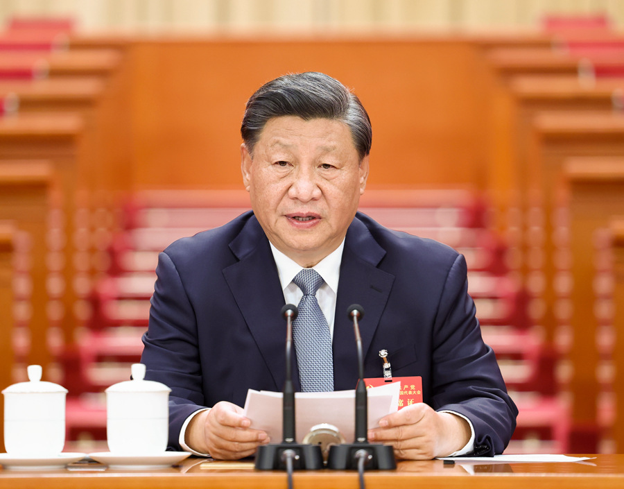 　　10月15日，中國共產(chǎn)黨第二十次全國代表大會(huì)在北京人民大會(huì)堂舉行預(yù)備會(huì)議。習(xí)近平同志主持會(huì)議。新華社記者 鞠鵬 攝